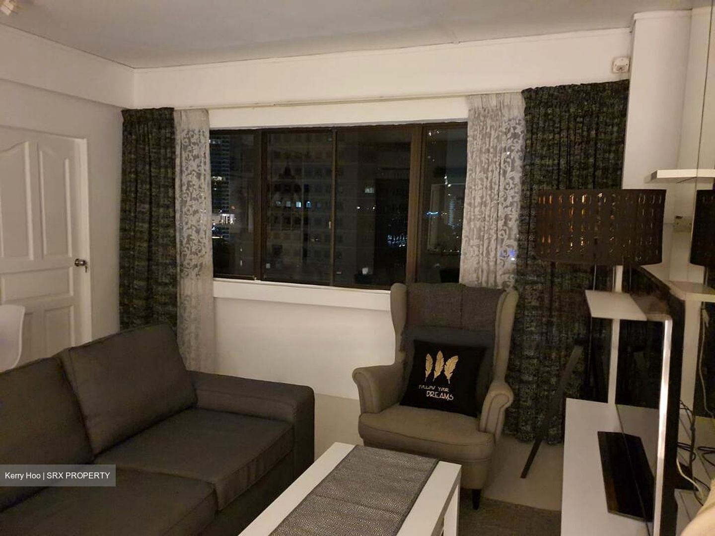 Lucky Plaza (D9), Apartment #585567071